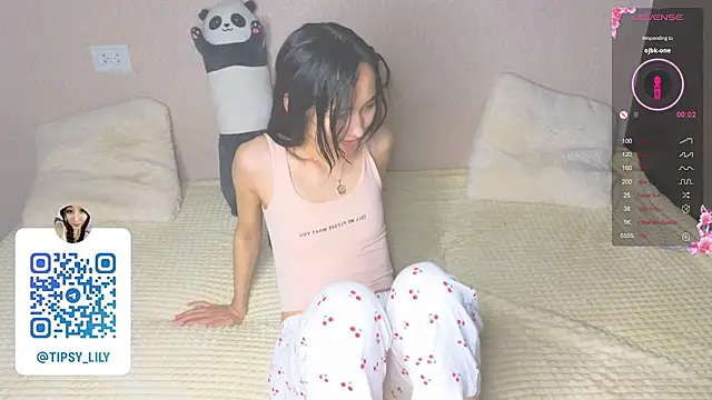 SakuraVelvet online show from April 14, 6:35 pm