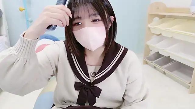 Snapshot of Hinata_Sun chatting on November 13, 9:13 am Hinata Sun online show from November 13, 9:13 am