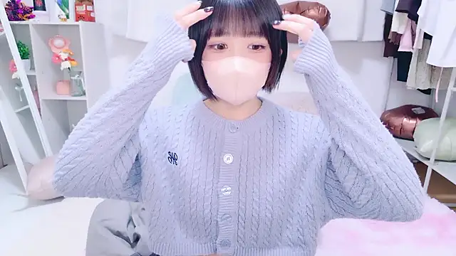 Hinata Sun online show from February 19, 3:42 pm