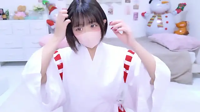 Hinata Sun online show from December 19, 2:30 pm