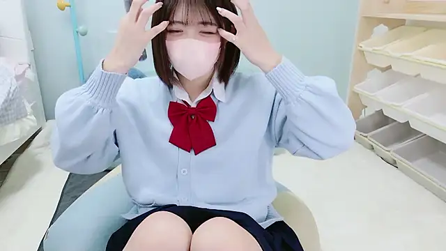 Snapshot of Hinata_Sun chatting on November 10, 11:37 am Hinata Sun online show from November 10, 11:37 am