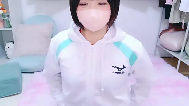 Hinata Sun online show from February 21, 1:35 pm