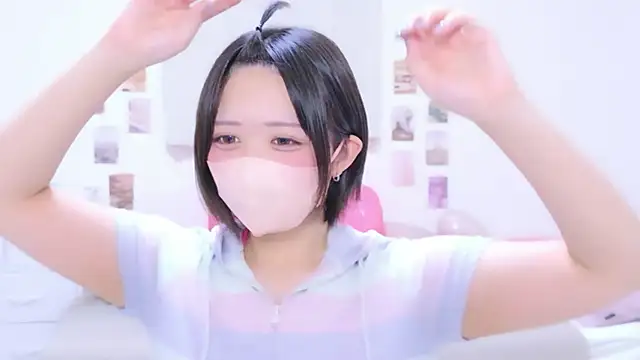 Hinata Sun online show from April 2, 8:37 pm