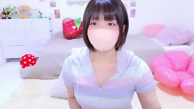 Hinata Sun online show from April 9, 9:21 pm