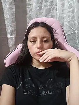 Snapshot of Lahila_ chatting on July 7, 3:37 pm Lahila online show from July 7, 3:37 pm