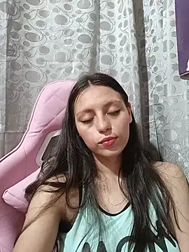 Snapshot of Lahila_ chatting on July 9, 4:28 pm Lahila online show from July 9, 4:28 pm