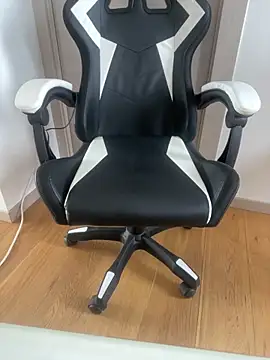 bananasex204 online show from March 29, 7:54 am