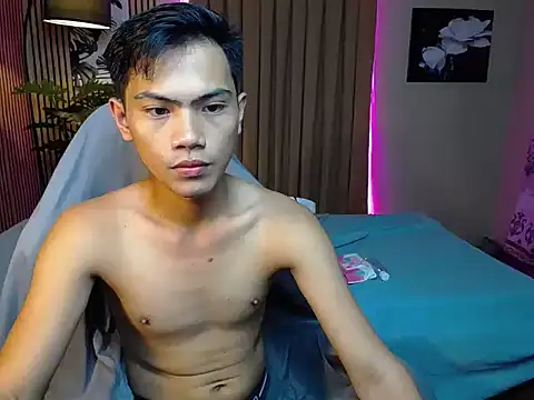 Snapshot of alex_cummer chatting on September 11, 11:32 am alex cummer online show from September 11, 11:32 am