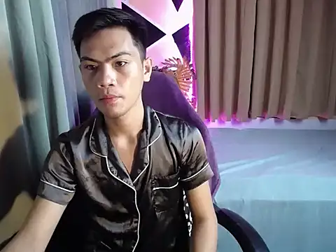 alex cummer online show from November 15, 4:00 pm