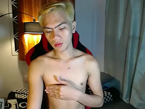 alex cummer online show from April 15, 6:01 pm