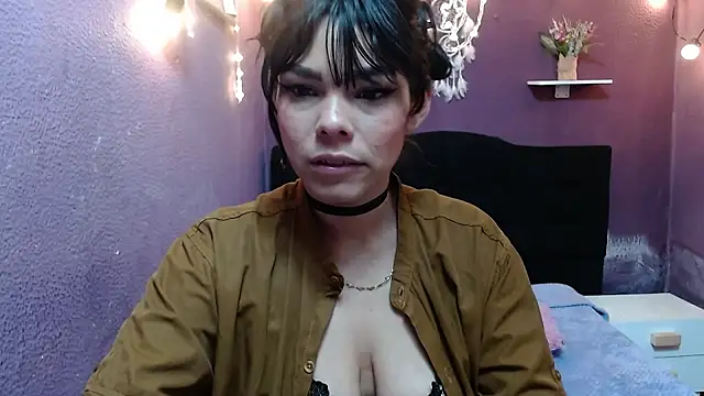 Snapshot of brenda_smile33 chatting on October 16, 1:19 pm brenda smile33 online show from October 16, 1:19 pm
