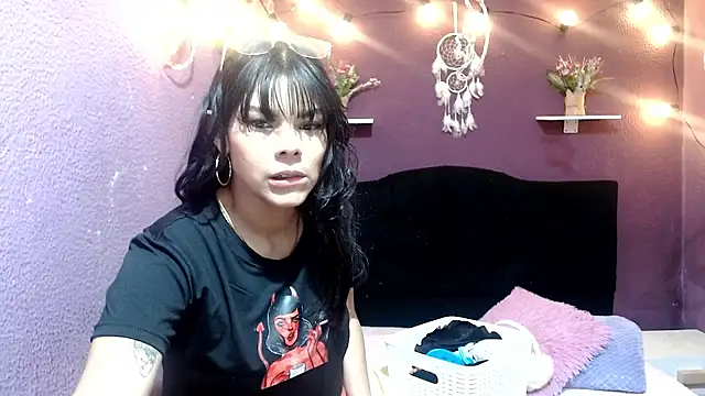 Snapshot of brenda_smile33 chatting on September 17, 1:35 pm brenda smile33 online show from September 17, 1:35 pm