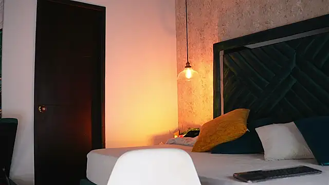 Sofi Moreno online show from April 17, 12:08 pm