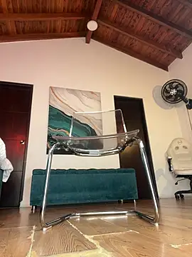 Snapshot of Sofi_Moreno chatting on February 23, 12:39 pm Sofi Moreno online show from February 23, 12:39 pm