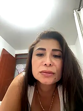 mia mancinii online show from October 20, 3:30 am