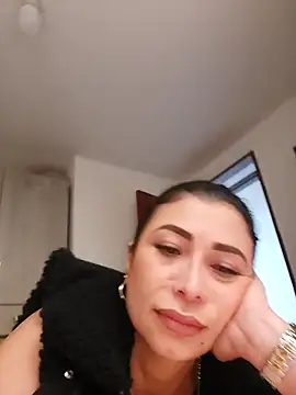 Snapshot of mia_mancinii chatting on February 18, 5:53 pm mia mancinii online show from February 18, 5:53 pm