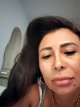 mia mancinii online show from April 5, 4:35 pm