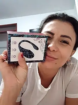 mia mancinii online show from April 29, 9:54 pm