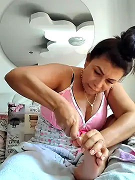 mia mancinii online show from April 2, 6:58 pm