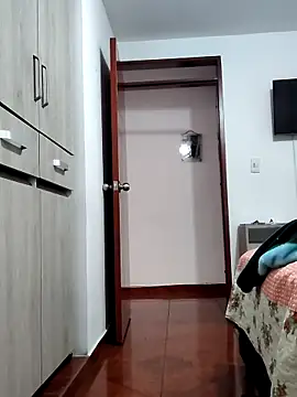 mia mancinii online show from April 9, 2:34 pm