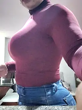 mia mancinii online show from May 18, 3:06 am