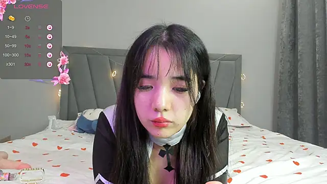 qimiiqo online show from November 25, 1:33 pm