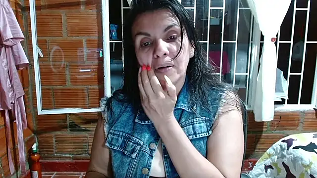 Snapshot of Milf_Fantassyy chatting on September 9, 3:38 am Milf Fantassyy online show from September 9, 3:38 am