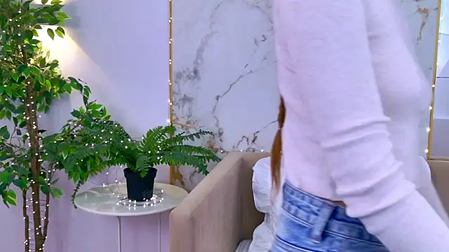 Snapshot of AmadaReine chatting on January 11, 4:58 pm AmadaReine online show from January 11, 4:58 pm