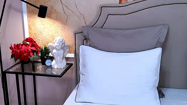 AmadaReine online show from July 14, 4:24 pm