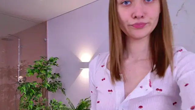 AmadaReine online show from October 12, 4:08 pm