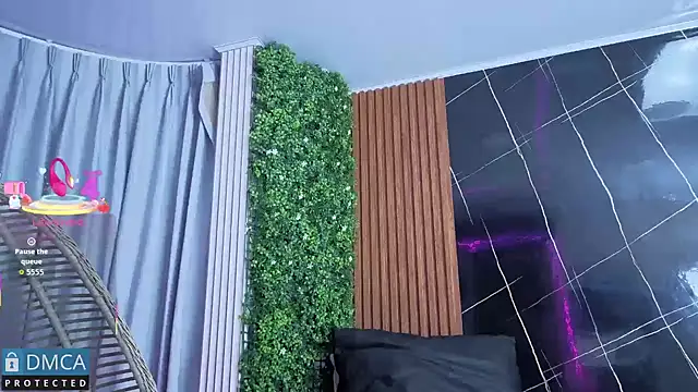 Kiara Zahiri   online show from October 28, 10:47 am