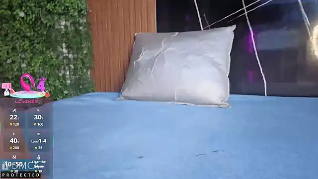 Kiara Zahiri   online show from October 21, 10:58 am