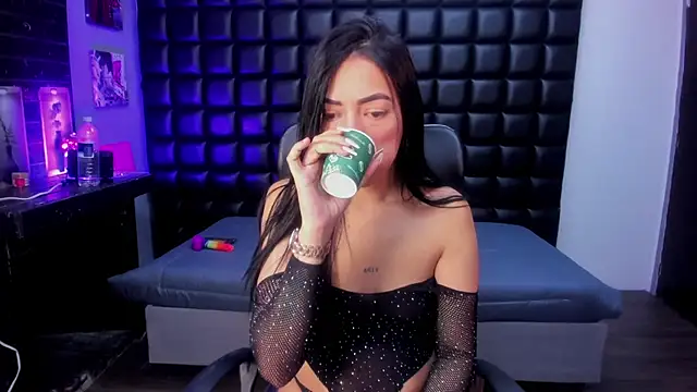 ashlyy sweet  online show from April 8, 2:29 pm