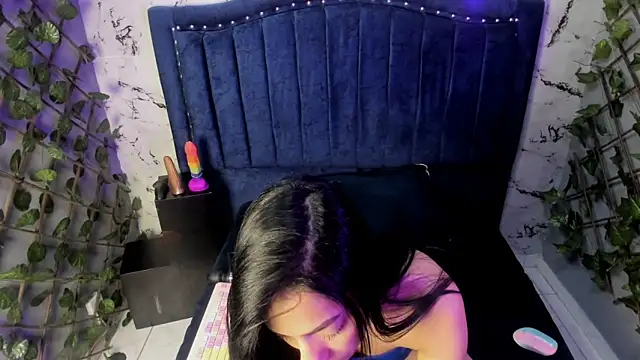 ashlyy sweet  online show from March 31, 3:03 pm