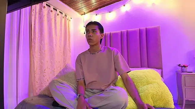 camilo nom online show from September 27, 4:07 am