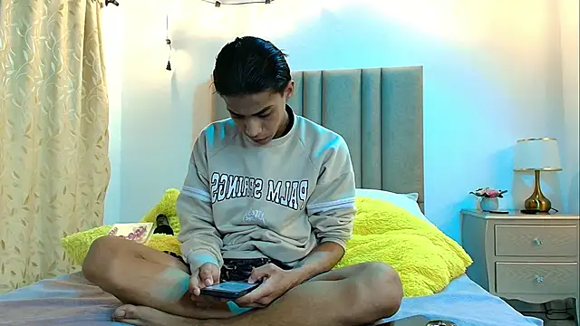 camilo nom online show from October 2, 3:43 am