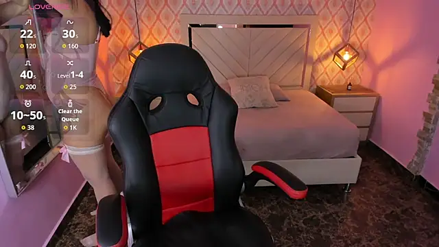 CHRISTY TEIGEN4 online show from January 14, 7:28 pm