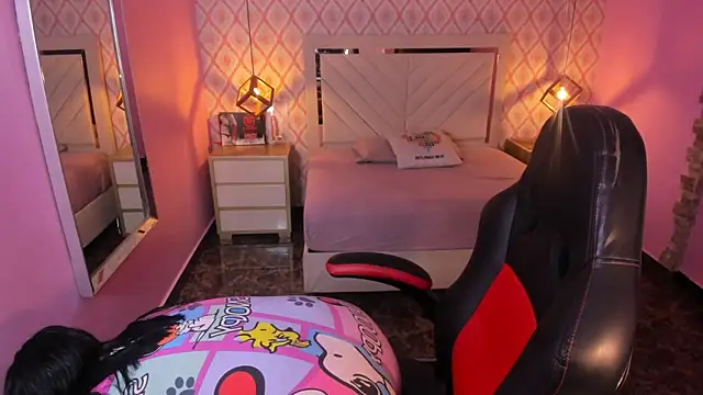 CHRISTY TEIGEN4 online show from March 27, 7:48 pm