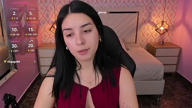 Snapshot of CHRISTY_TEIGEN4 chatting on November 15, 7:18 pm CHRISTY TEIGEN4 online show from November 15, 7:18 pm