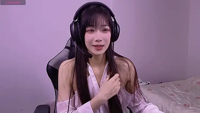 Snapshot of Linbaibai chatting on May 28, 12:00 pm Linbaibai online show from May 28, 12:00 pm