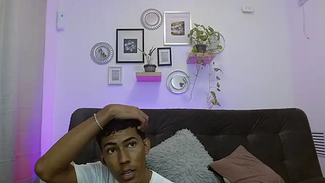 gabriel boyflex online show from September 8, 8:08 pm