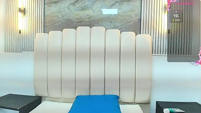 agatha fit online show from December 18, 1:11 am