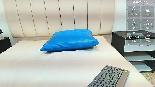 agatha fit online show from January 31, 7:12 pm