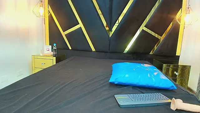 agatha fit online show from March 18, 2:41 pm