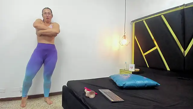 agatha fit online show from May 15, 12:58 pm