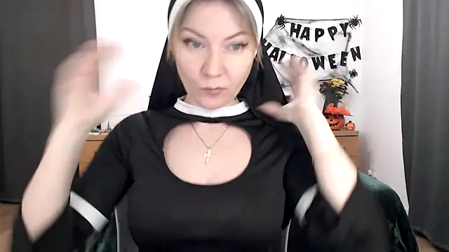 Snapshot of ParadiseAlina chatting on October 31, 9:00 pm ParadiseAlina online show from October 31, 9:00 pm