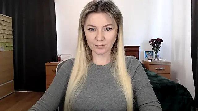 Snapshot of ParadiseAlina chatting on November 20, 2:40 pm ParadiseAlina online show from November 20, 2:40 pm