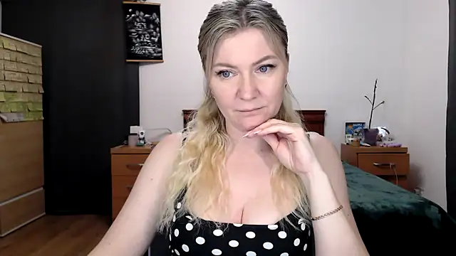 ParadiseAlina online show from March 28, 7:15 pm