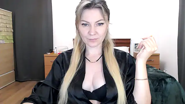 Snapshot of ParadiseAlina chatting on October 19, 7:27 pm ParadiseAlina online show from October 19, 7:27 pm