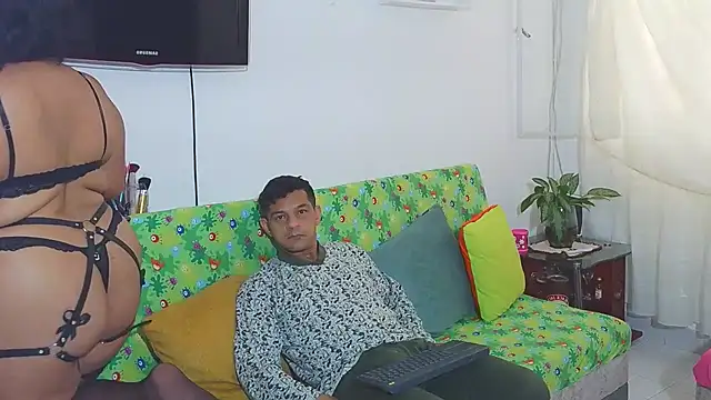 Nicolletorres2 online show from February 13, 3:45 pm